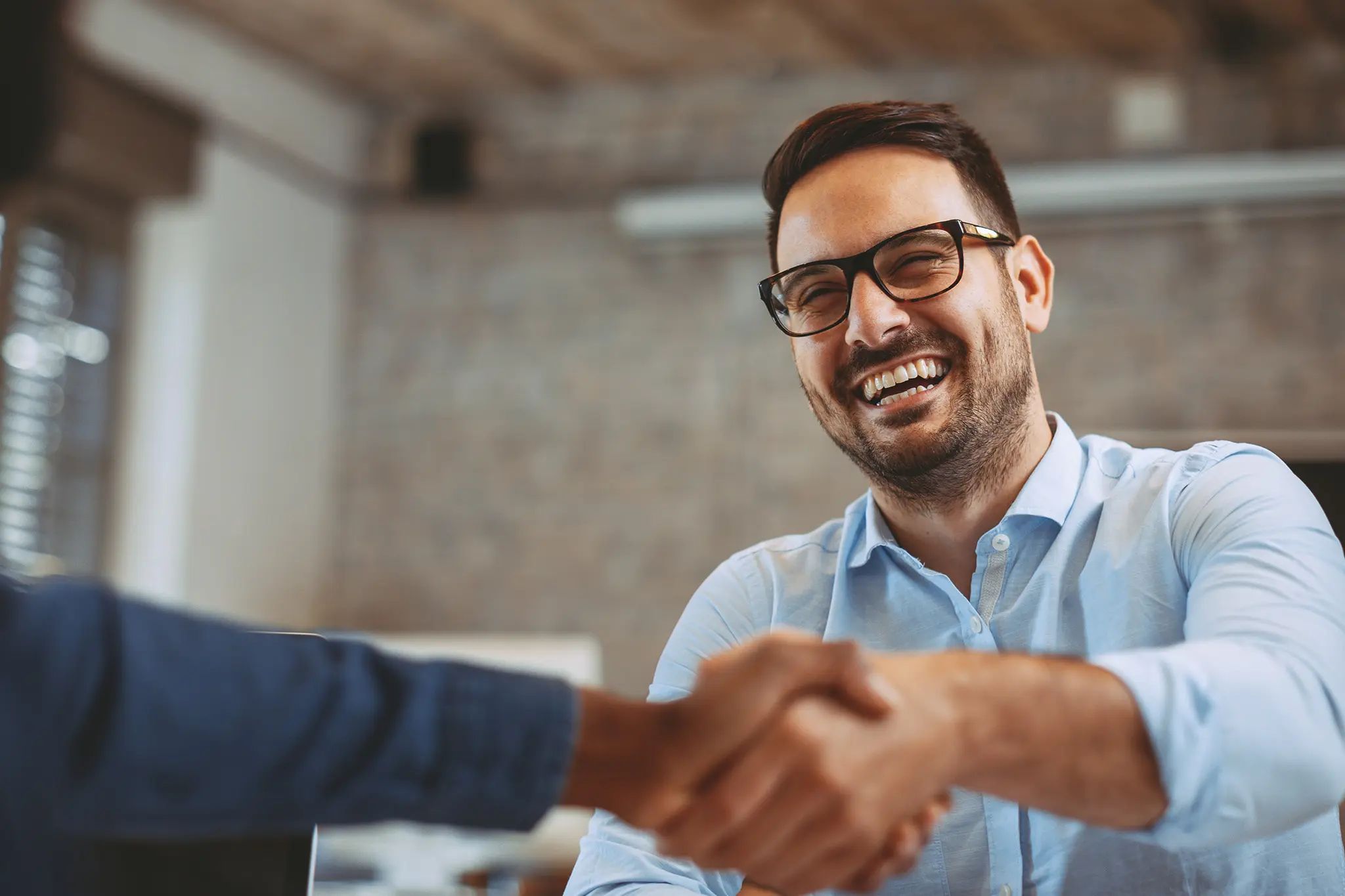 Mediform kooperiert mit black.t med: KI-Telefonassistenz „MediVoice“ jetzt in die Praxissoftware DURIA integrierbar